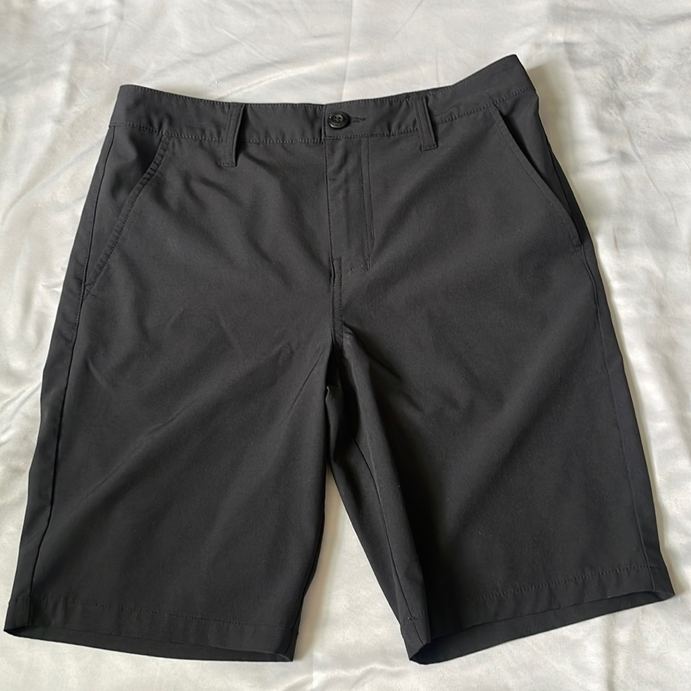 Can be used at swim trunks. Fast drying material